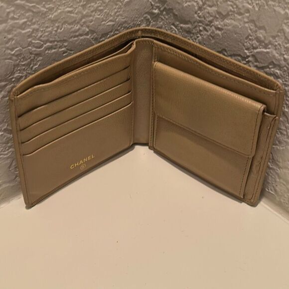 Chanel Bifold Compact Cardholder Wallet Beige Leather Luxury Minimalist CC Logo - Picture 3 of 15